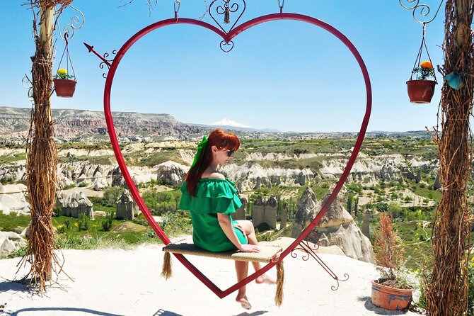 Best of Red and Green Small Group Guided Tour - Fairy chimneys and the Zelve Open Air Museum