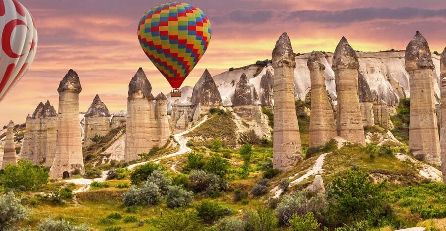 Cappadocia: Göreme Sunrise Hot Air Balloon Ride w/ Breakfast - Coffee, tea, and breakfast at the launch site