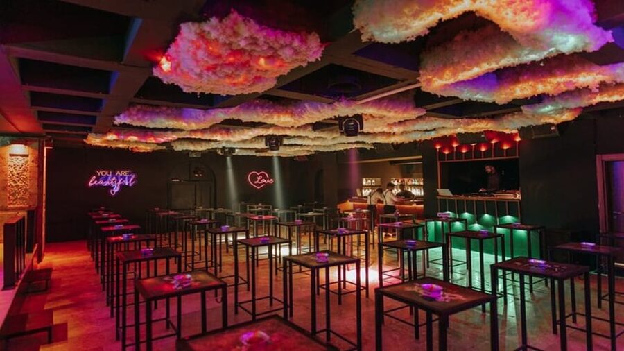 Cappadocia: Guided Bar Crawl with Hotel Pickup and Snack - Starting the night with hotel pickup in Cappadocia
