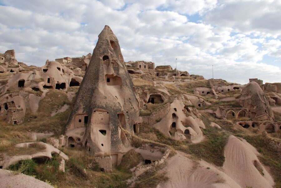 Cappadocia: Highlights Tour with Lunch and Entry Tickets - Guides, vehicles, and the group experience