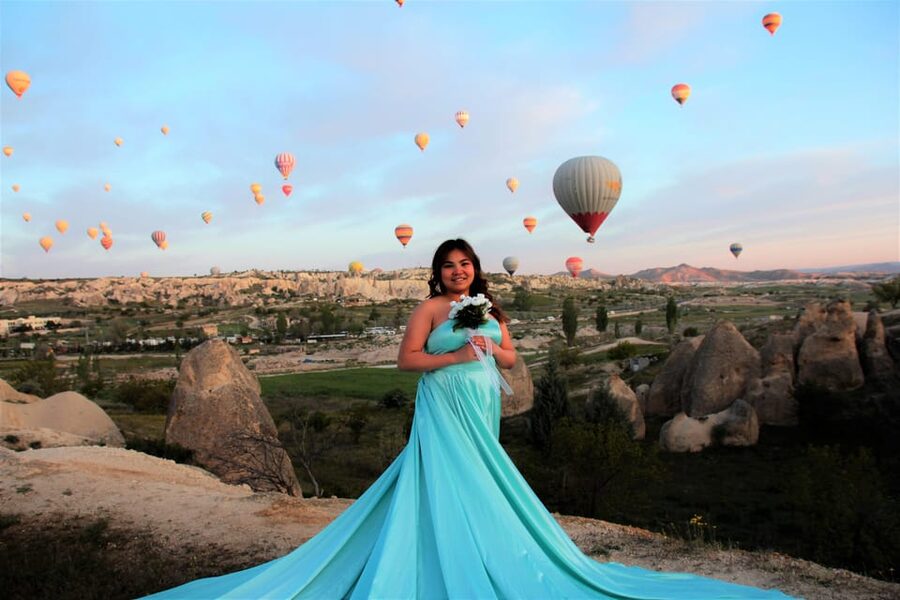 Cappadocia Photoshoot with Flying Dress - Posing Advice Makes a Real Difference