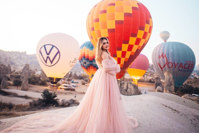 Cappadocia Photoshoot with Flying Dress & Instagram Reels - Balloons at sunrise set the tone
