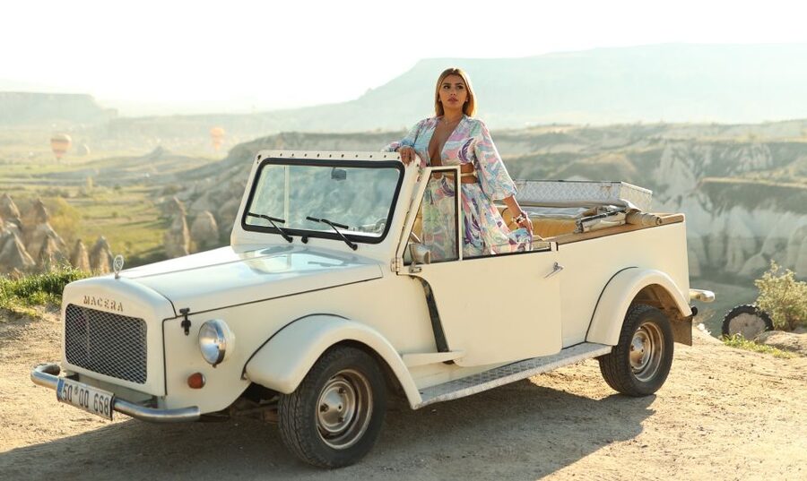 Cappadocia: Private Classic Car Trip with Photoshoot Option - Photo quality, editing, and delivery