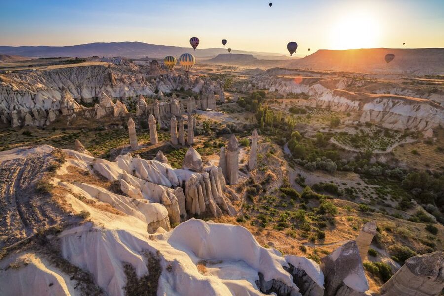 Cappadocia Red Tour with Goreme Open Air Museum and Pasabag - Reading the frescoes at Göreme Open Air Museum