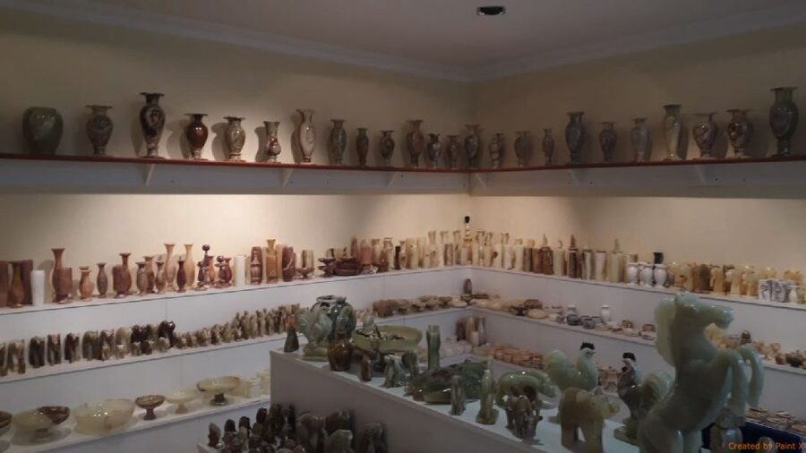 Cappadocia South: Underground City Tour With Lunch & Ticket - Onyx and leather stops