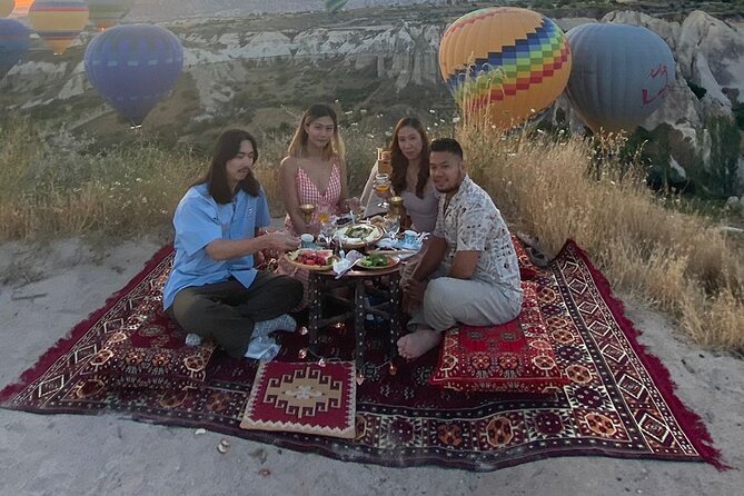 Cappadocia Sunrise Breakfast With Hot Air Balloons - Who will enjoy this morning most?