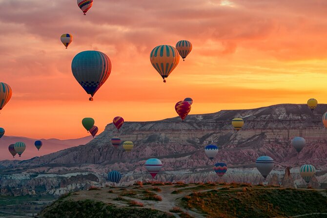 Cappadocia Sunrise Hot Air Balloon Watching Tour w/Transfer - Getting the best photographs
