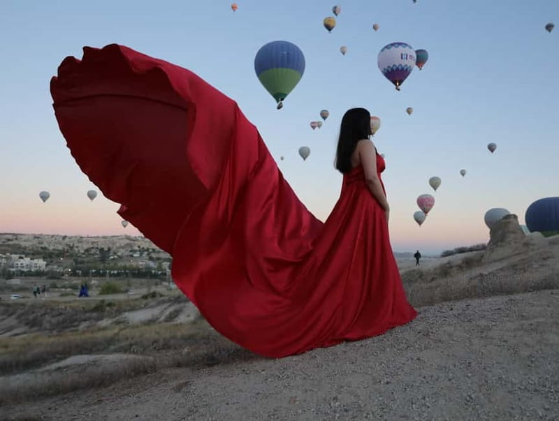 Cappadocia Sunrise or Sunset Photoshoot - The white bouquet and optional styling
