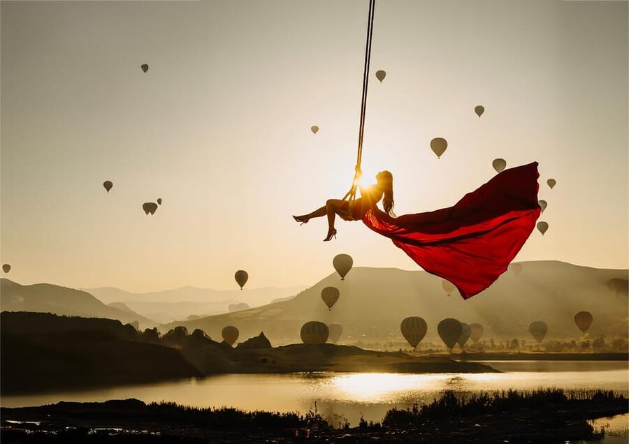 Cappadocia: Taking photo with Swing at hot air balloon view - What you receive after the camera stops