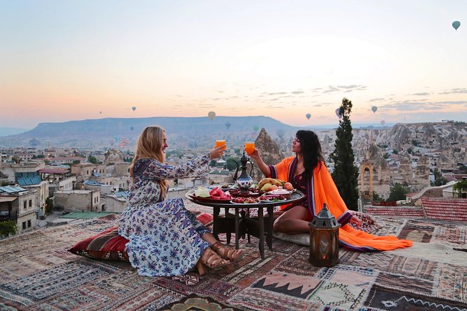 From Istanbul: 3-Day Cappadocia Highlights Tour by Plane - Flying from Istanbul and settling into a cave room