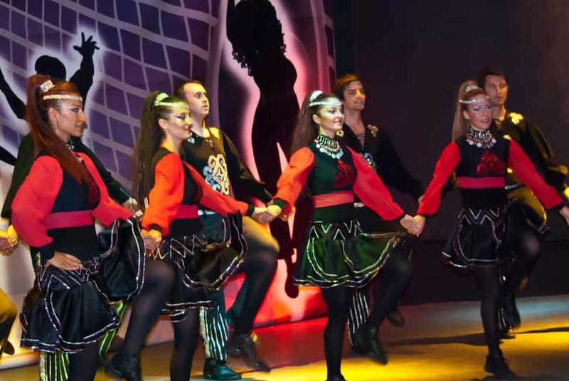 Göreme: Dinner and Folk Show at a Cave Restaurant - Dinner, local drinks, and the alcohol option