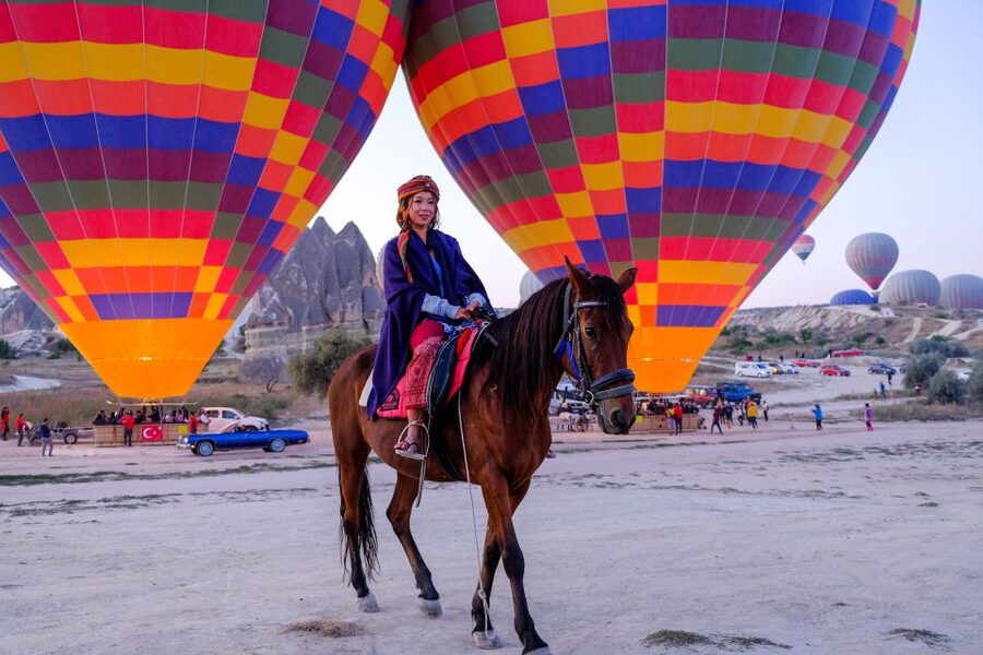 Goreme: Sunrise Horse Riding Excursion - Riding into Red and Rose Valleys