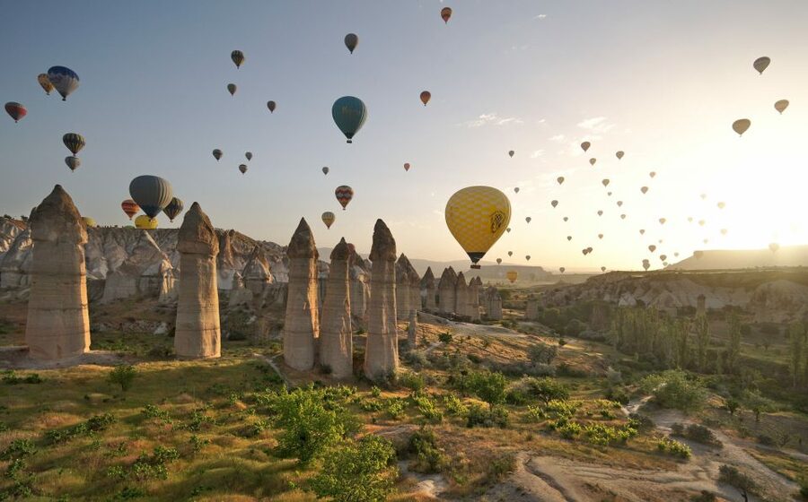 Göreme: Sunrise Hot Air Balloon Flight Over Cappadocia - Watching the balloon take shape