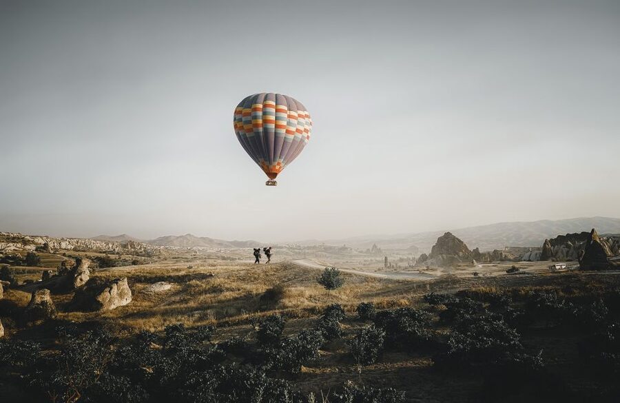 Hot air balloons in Goreme red valley - Who Will Get the Most From This Flight?
