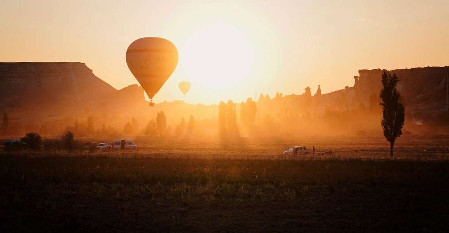 Hot air balloons in Goreme red valley - One Hour Above Kızılçukur