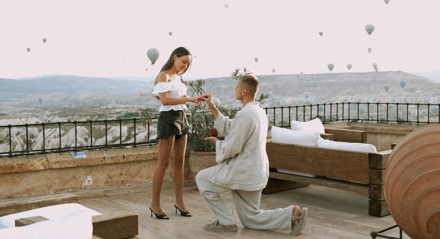 Marriage Proposal Surprise & Engagement in Cappadocia - Sunrise or sunset: making the right choice