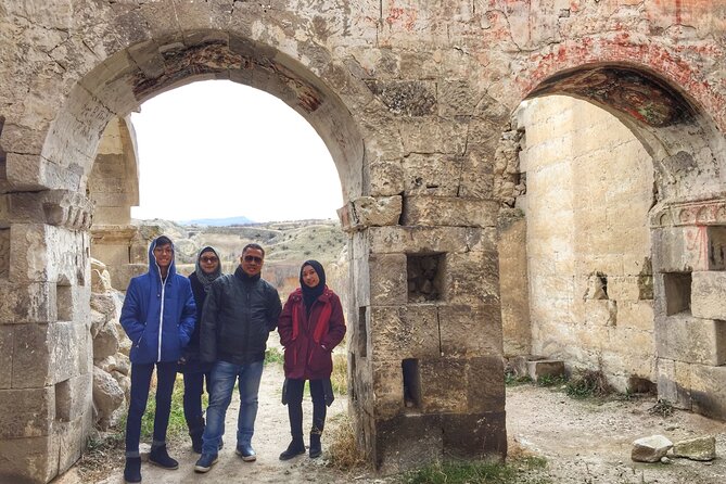 Private minivan and driver full day Cappadocia - Ortahisar Castle: a quick first view