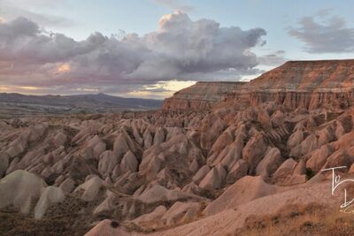 Red & Rose Valley Sunset Hiking Tour with a Trekking Dog “Oscar”