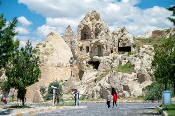 Small-Group Cappadocia Tour: Devrent Valley, Monks Valley and Open Air Museum in Goreme - Göreme Open-Air Museum and its fragile frescoes