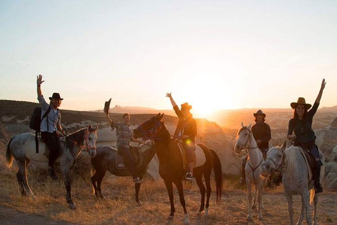 Sunset Horse Back Riding tour - The valley route and its best viewpoints