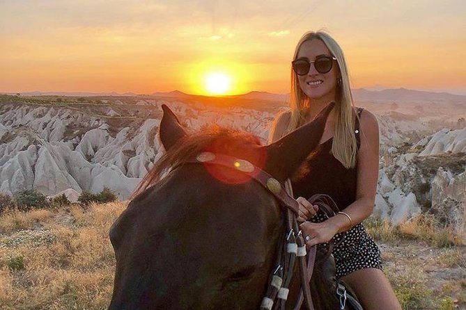 The Best Sunset Horseback Riding Tours in Cappadocia - The Göreme Panorama stop and the final light